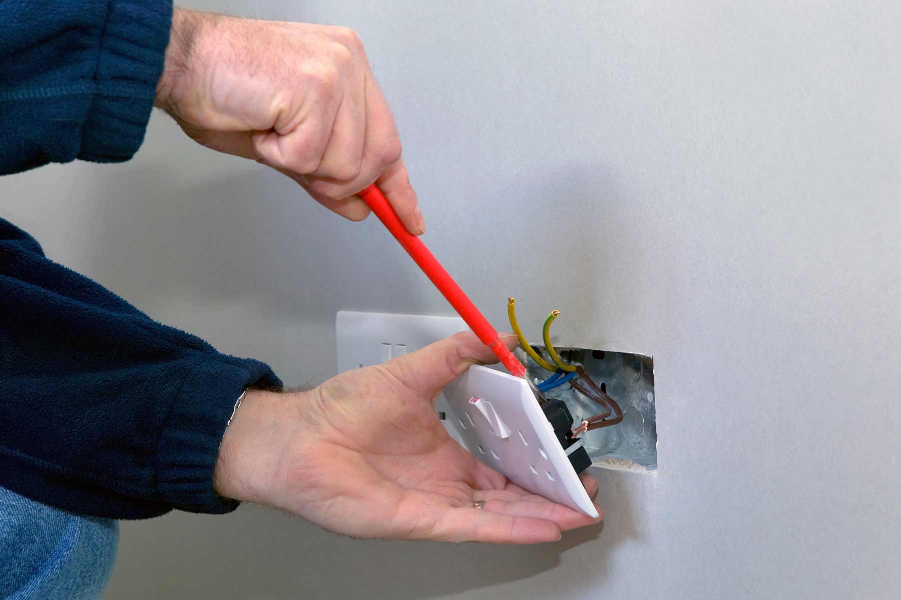 Our electricians can install plug sockets for domestic and commercial proeprties in Boughton and the local area. 